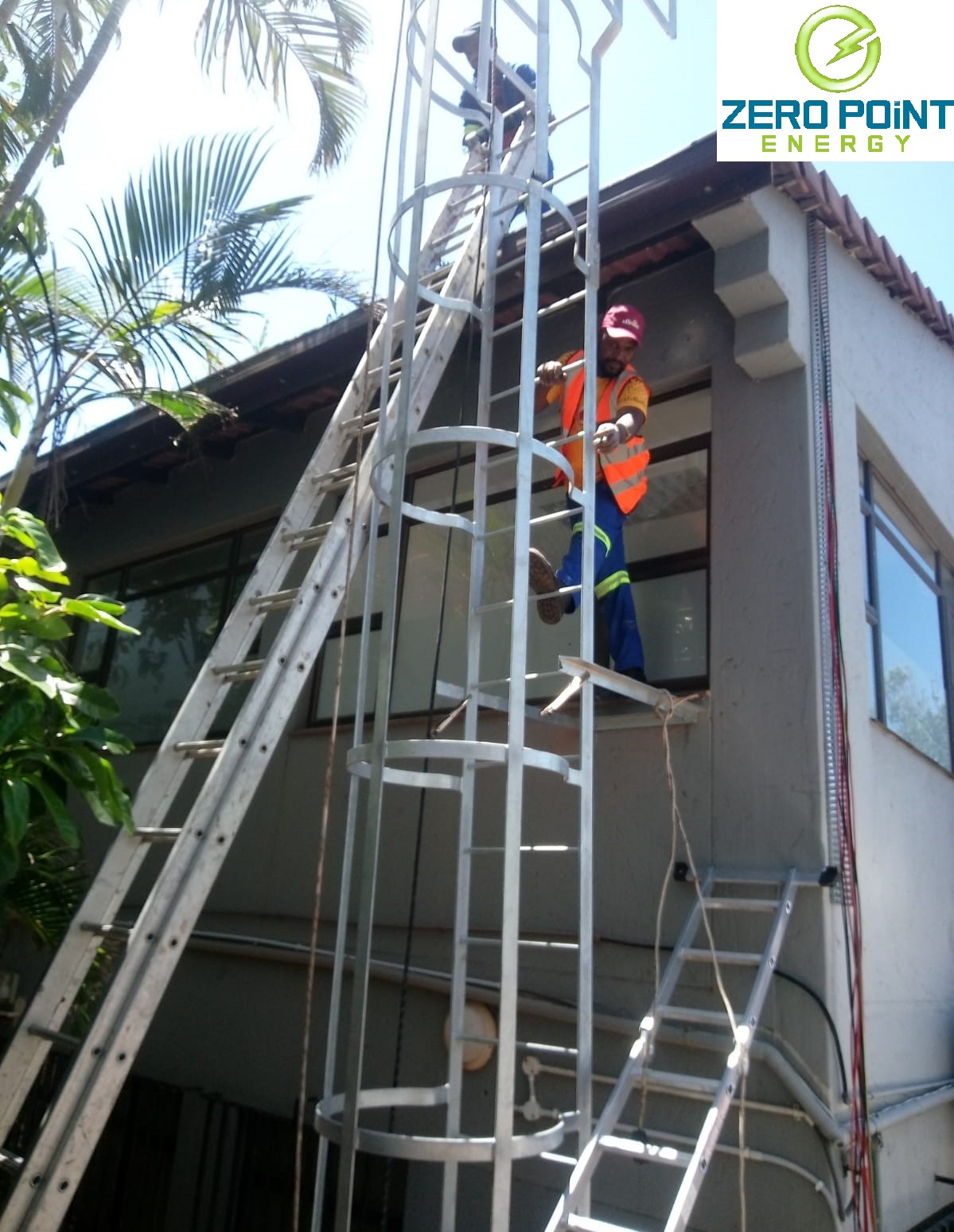 185kW Solar 216kW Hybrid Inverter 560 kWhr Battery System Roll Out for Commercial Big 4 Bank across SA 3